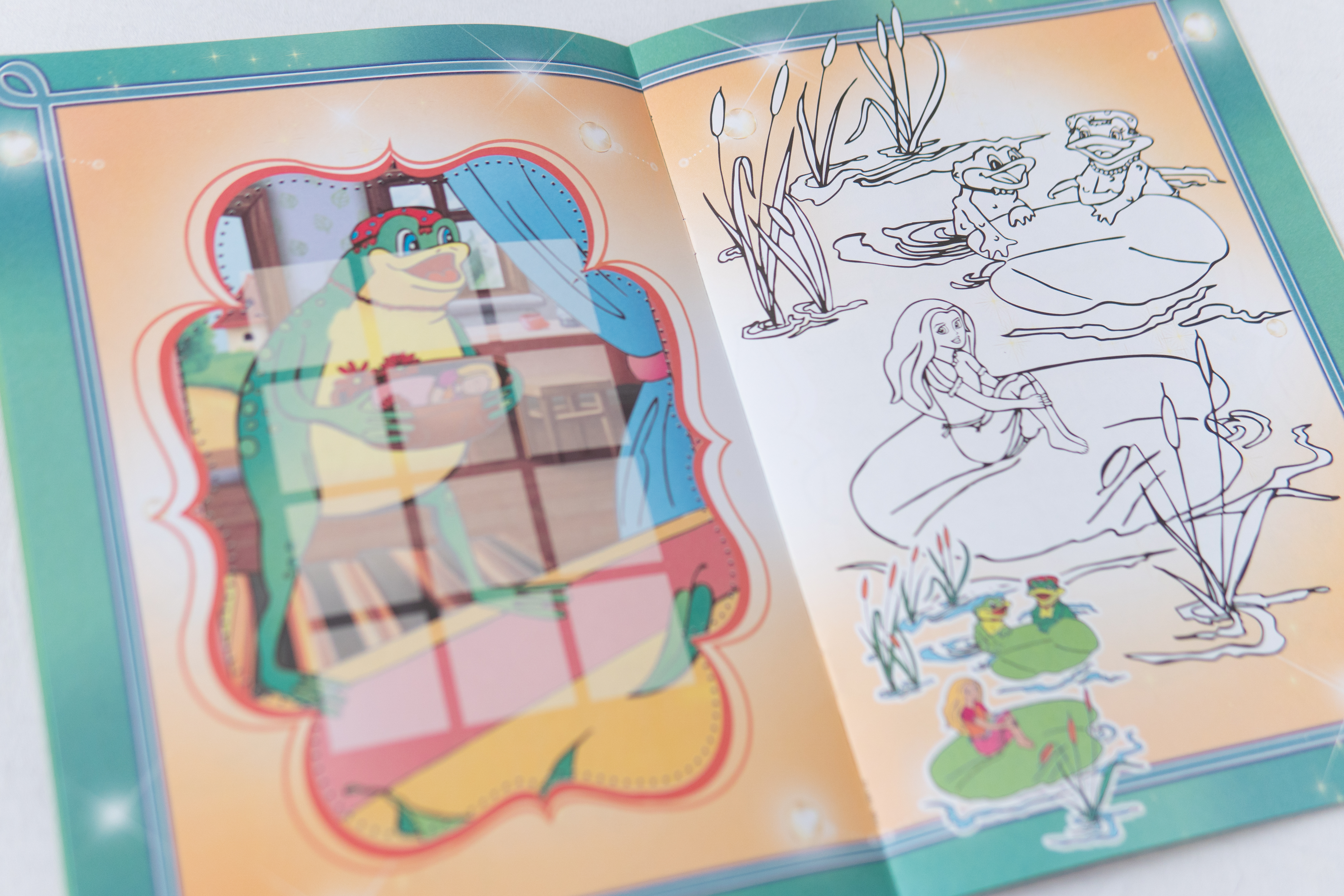 Malbuch mit Puzzle-Aufklebern Däumelinchen/Malbuch mit Puzzle-Aufklebern Däumelinchen